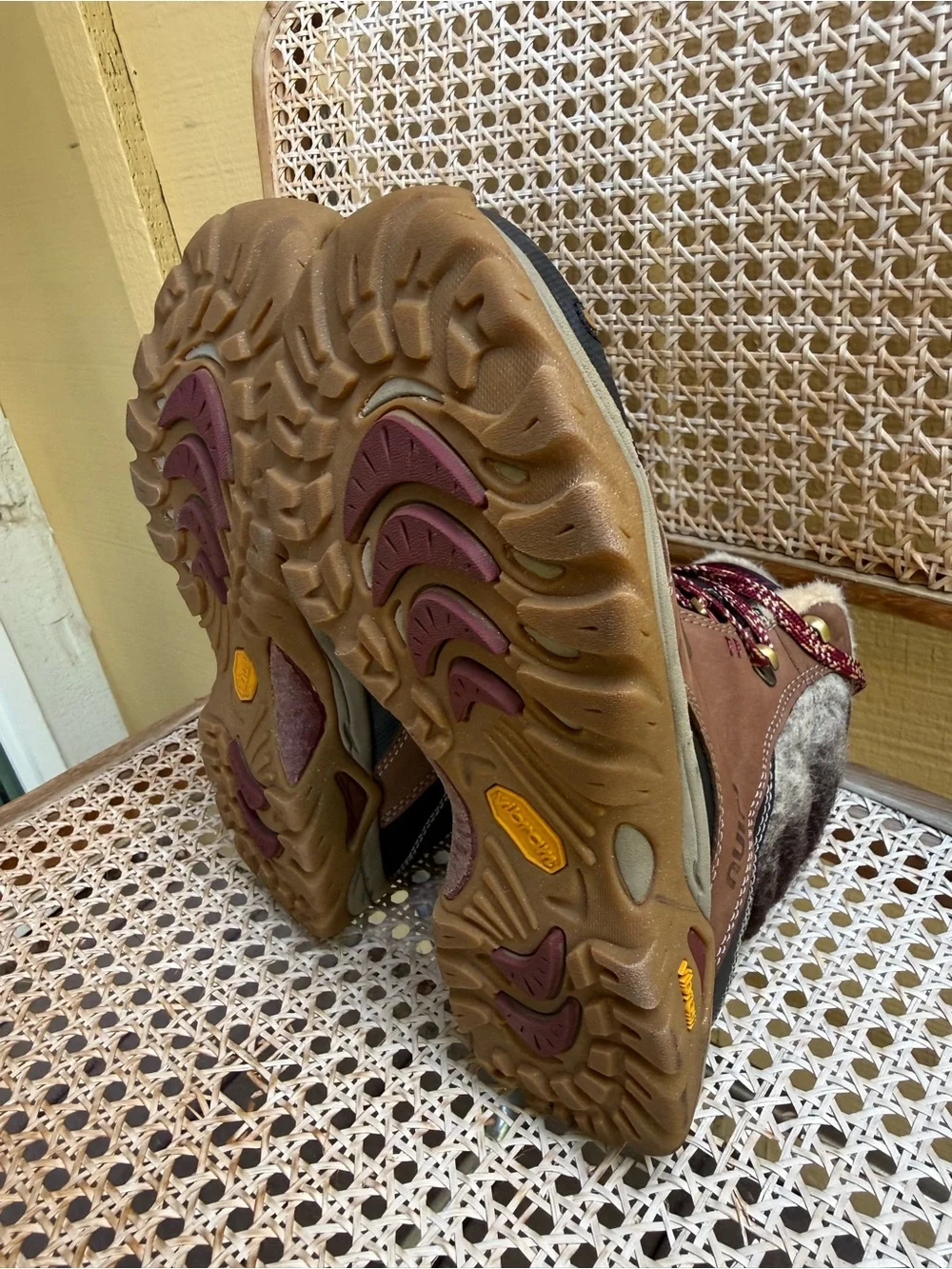 Ahnu Women’s Size 7 Waterproof Hiking Boots eVent Vibram Wool Brown Burgundy